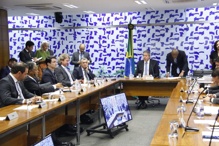 Primeira reunião de líderes da 57ª legislatura