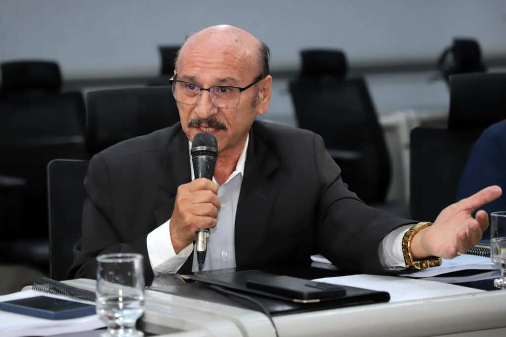 Projeto de Lei do vereador Dr. Loester busca instituir o Estatuto de Desburocratização no município
