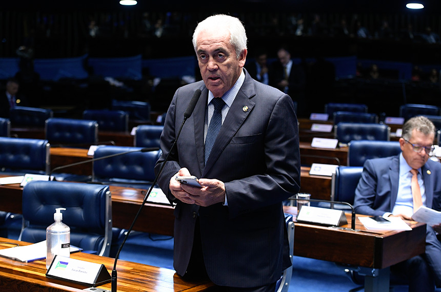 Em pronunciamento, à bancada, senador Otto Alencar (PSD-BA).