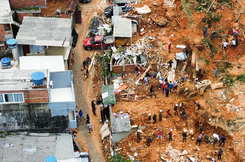Senadores se manifestam por tragédia no litoral norte de São Paulo