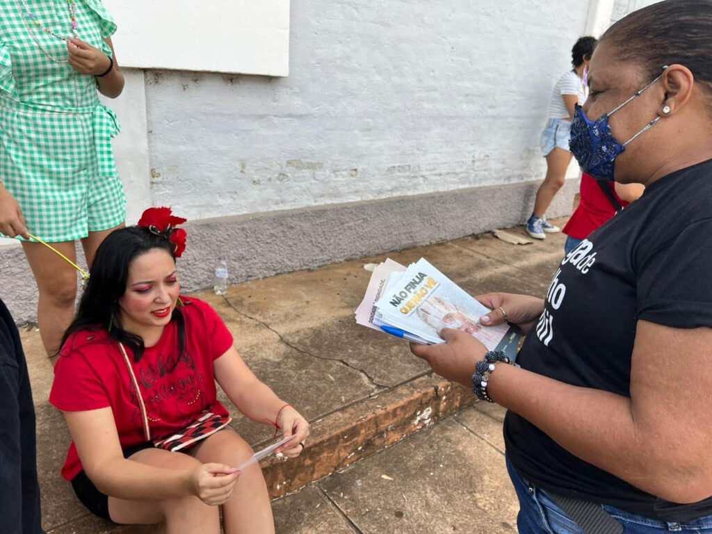 Serviço de abordagem social realiza ação de combate à violação de direitos das crianças durante o Carnaval