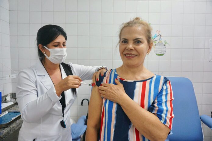 Três unidades abrem para testagem e vacinação contra a Covid-19 neste sábado