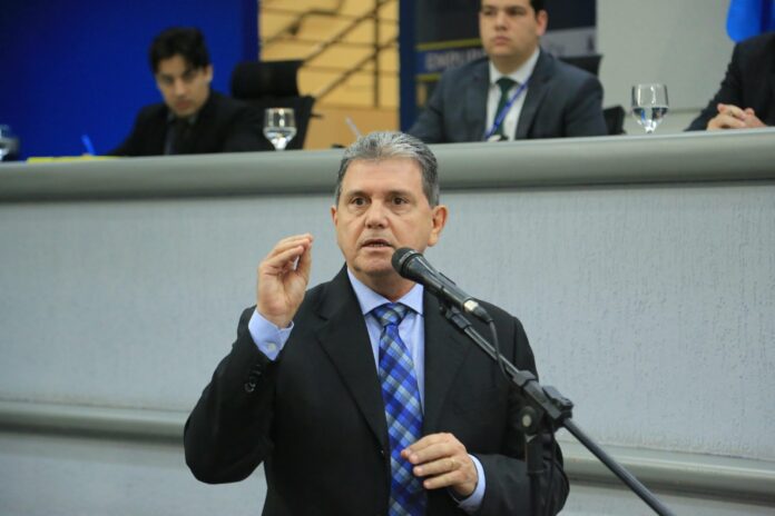 Vereador Prof. João Rocha solicita melhorias nos bairros Santo Amaro, Piratininga, Vila Carvalho, Vila Serradinho entre outros