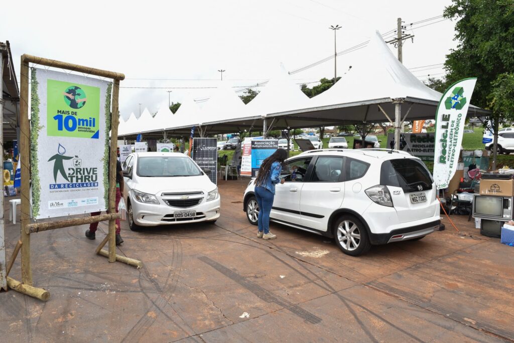 8º Drive-Thru da Reciclagem supera expectativas de material coletado