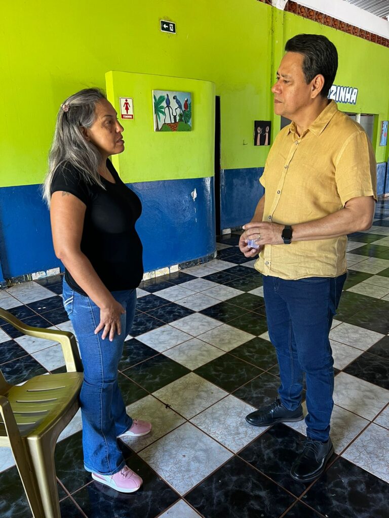 Ação gabinete no bairro do vereador Clodoilson Pires e equipe estiveram em Anhanduí
