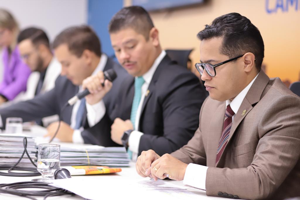 Após 1ª reunião da CCJ, Papy incentiva população a participar da “Vida Legislativa”