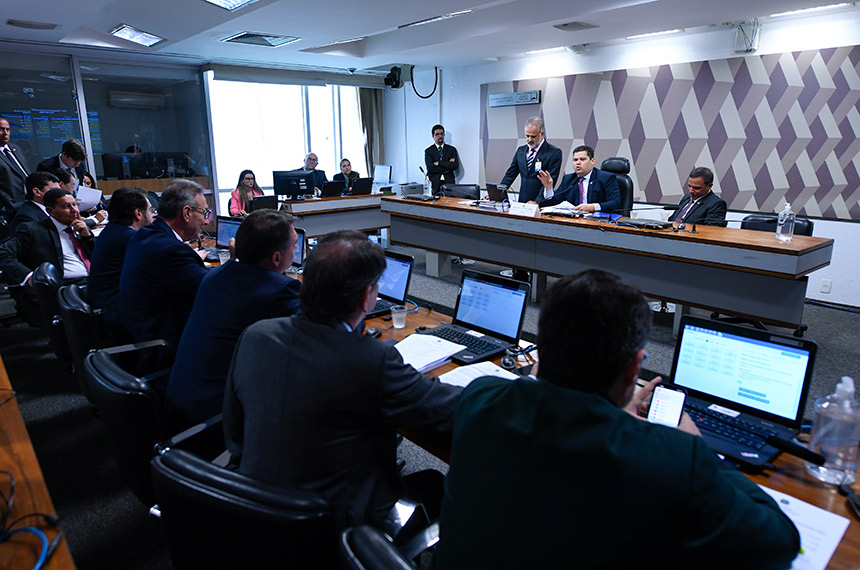 CCJ volta a analisar na quarta projetos com medida de proteção às mulheres