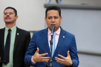 Clodoilson Pires indica operação tapa buracos e quebra-molas em bairros