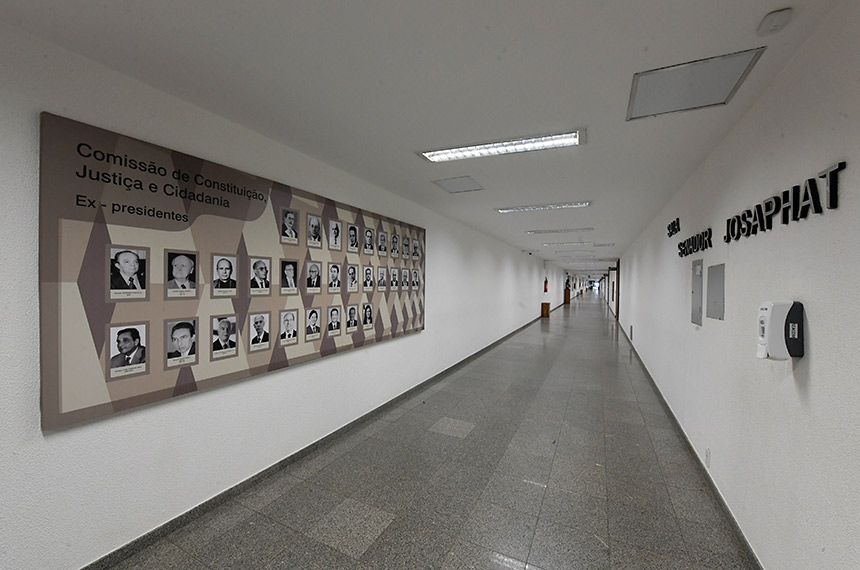 Sala Senador Josaphat - Galeria de ex-presidentes da Comissão de Constituição, Justiça e Cidadania (CCJ).
