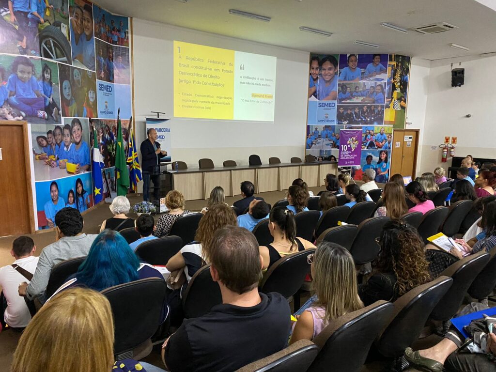 Conferência analisa os impactos da pandemia no aprendizado e na rotina familiar de crianças e adolescentes   