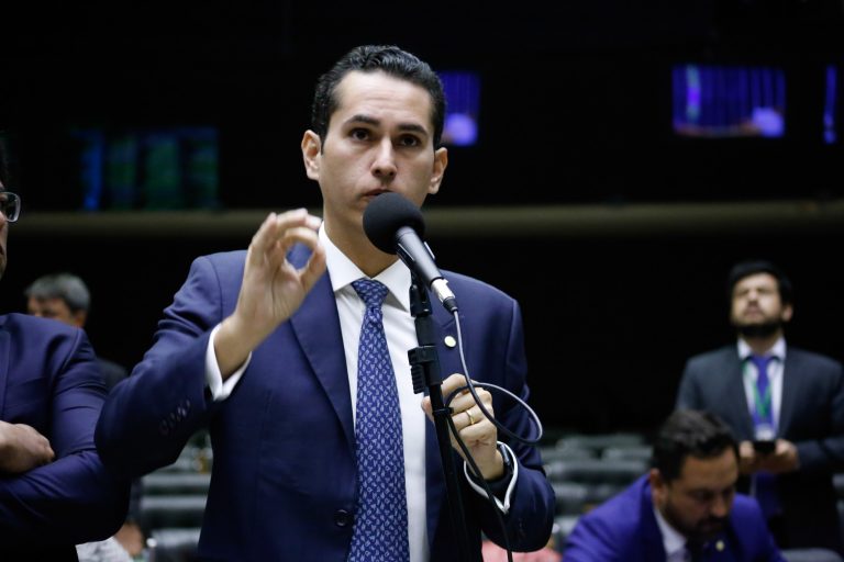 Discussão e votação de propostas . Dep. Domingos Neto PSD - CE