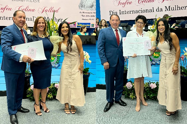 Deputado Gerson Claro homenageia delegada e empreendedora com Troféu Celina Jallad