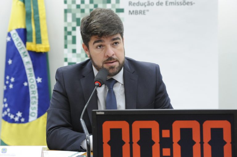 Audiência Pública - Debate que regulamenta Mercado Brasileiro e Redução de Emissões PL528. Dep. Zé VitorPL - MG