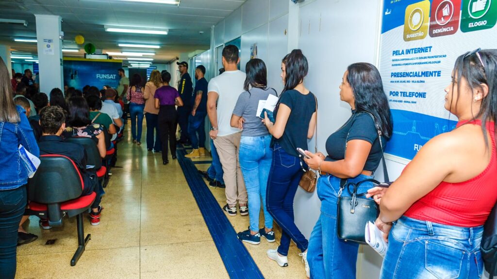 Funsat abre a semana com 1.235 vagas para 129 profissões