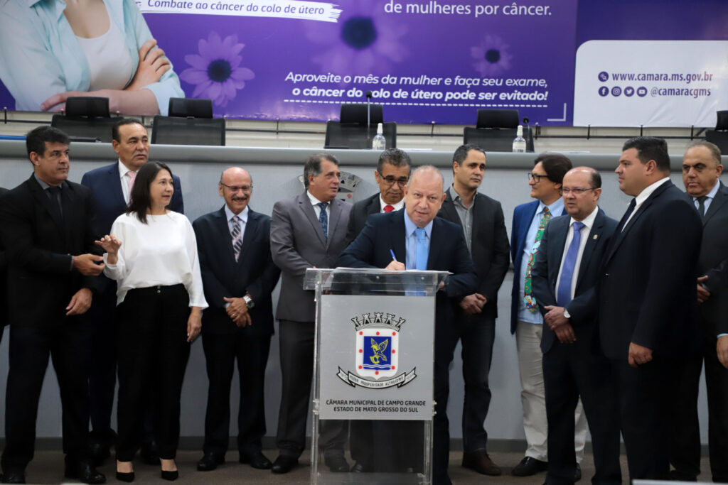 Gilmar da Cruz participa da assinatura do convênio para transmissão em TV aberta das sessões e audiências