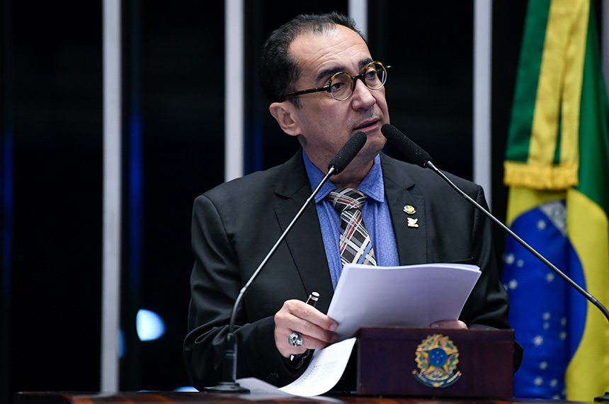 Em discurso, à tribuna, senador Jorge Kajuru (PSB-GO).
