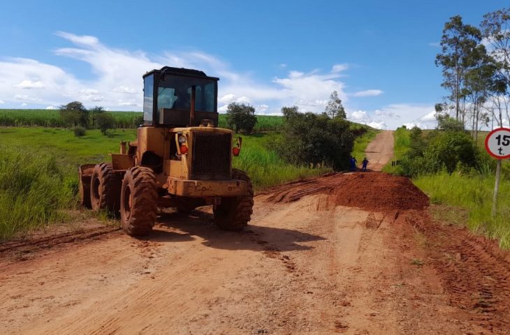 Manutenção em pontos críticos das rodovias MS-213 e MS-162 garante escoamento da safra