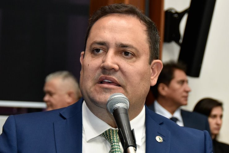 Marcio Fernandes pede curso de Medicina Veterinária em Mundo Novo