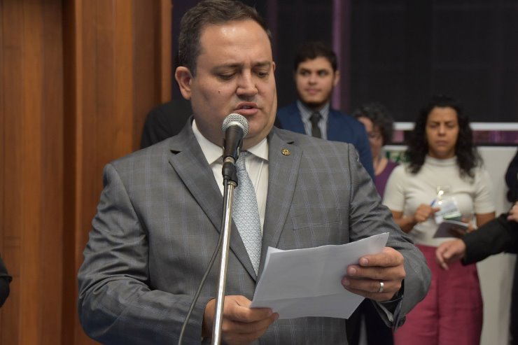 Naviraí recebe Castramóvel destinado por Marcio Fernandes