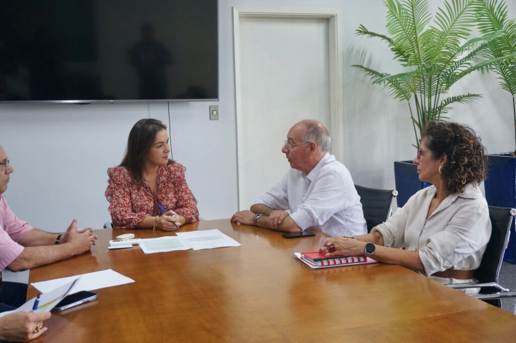 Obras da gestão municipal são discutidas em reunião com Secretaria de Infraestrutura do Estado