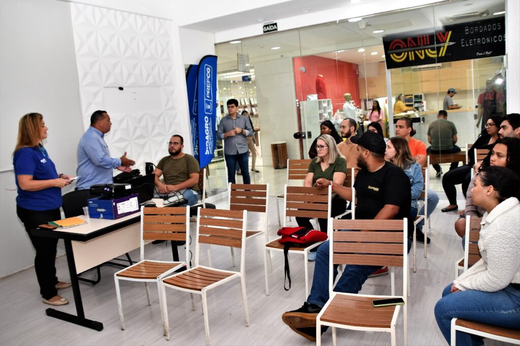 Para fomentar a economia, Prefeitura leva curso de higiene e manipulação de alimentos para shoppings