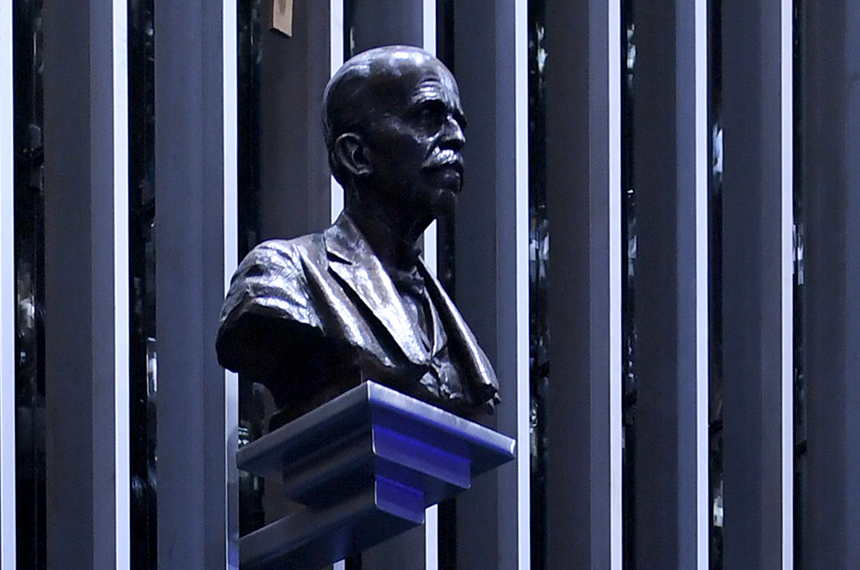 Plenário do Senado poderá receber o nome de  Ruy Barbosa