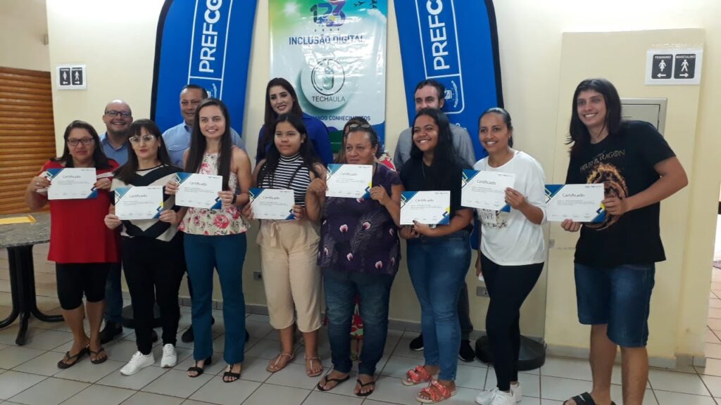 Primeira turma do curso de informática é certificada e está pronta para encarar mercado de trabalho