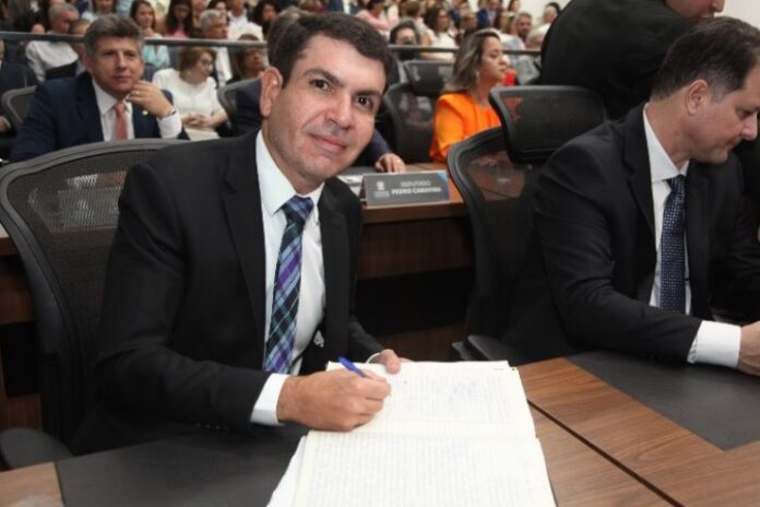Projeto determina que contratos de crédito com pessoas idosas tenham assinatura