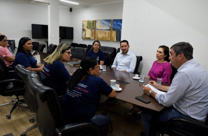 Representantes de associação apresentam ao Governo corrida para conscientizar sobre autismo
