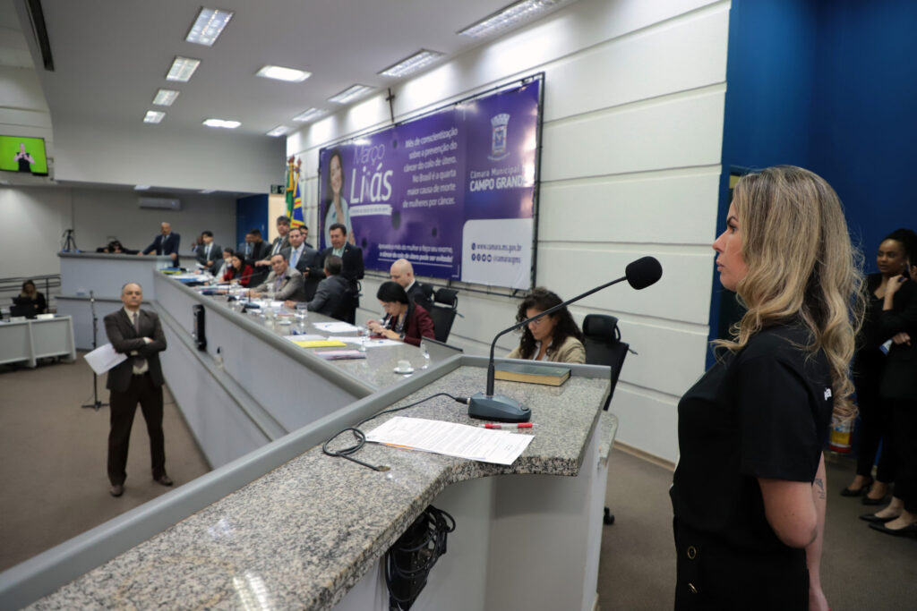 Tutora de cachorra morta após banho em petshop pede regulamentação do transporte de animais