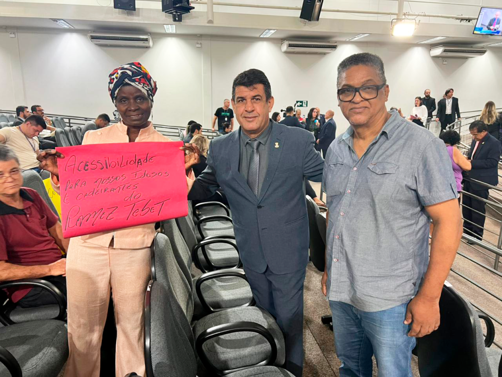 Vereador Beto Avelar trabalha pelo asfalto no Ramez Tebet