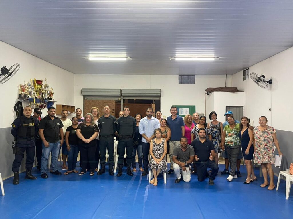 Vereador Coronel Villasanti faz reunião no Jardim Nashville para melhorar segurança