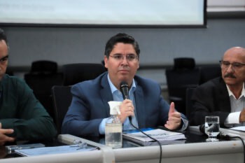 Vereador Dr. Victor Rocha participa da Audiência Pública da prestação de contas da SESAU