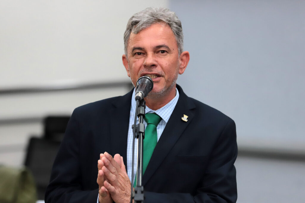 Vereador Zé da Farmácia visita obras no bairro Cidade Morena