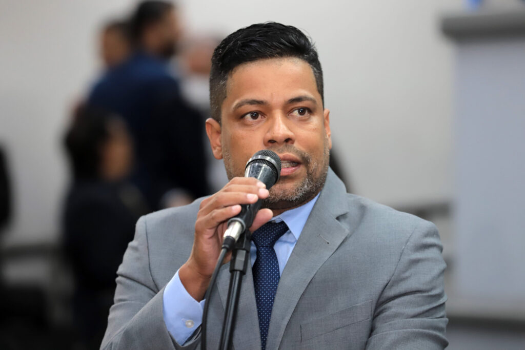Vereador defende interesse da população e cobra fiscalização de transporte público
