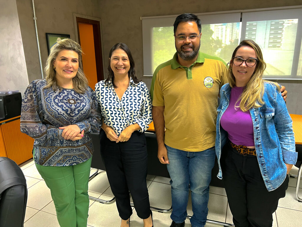 Vereadora Luiza Ribeiro se reúne na SEMADUR para firmar uma parceria sobre a destinação das podas urbanas em Campo Grande