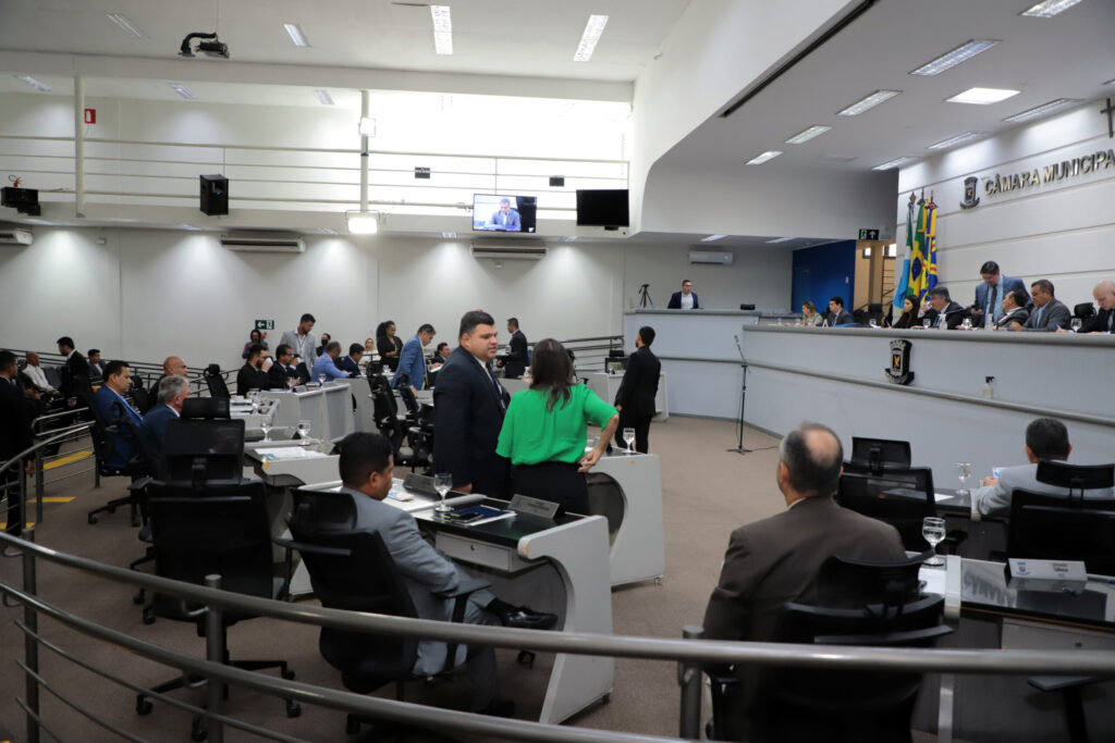 Vereadores aprovam cinco projetos na sessão desta quinta-feira