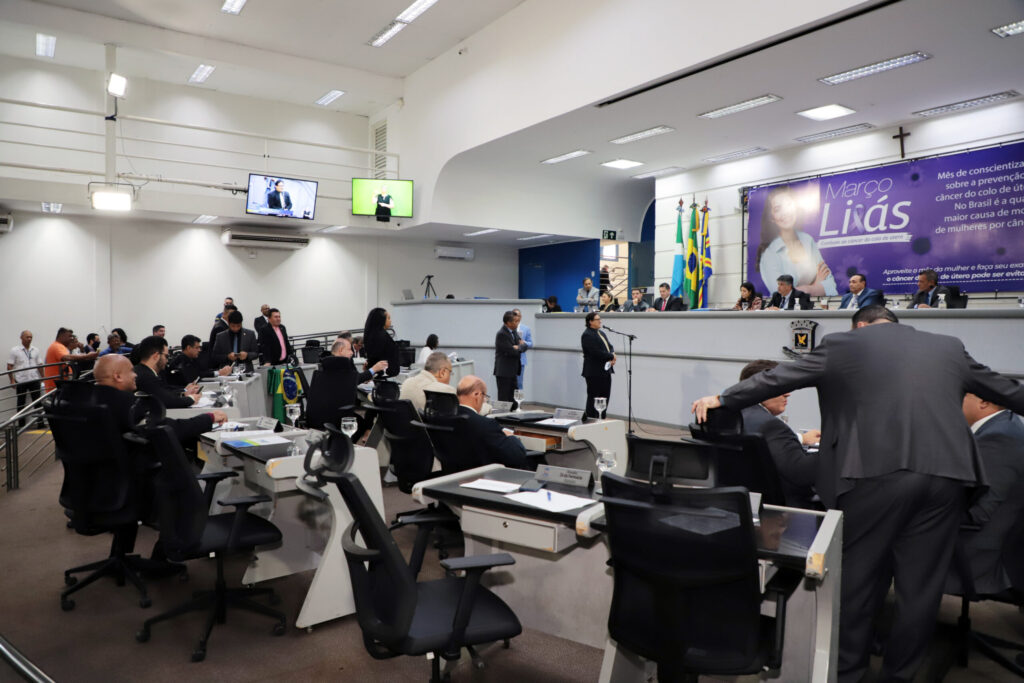 Vereadores aprovam sete projetos na sessão desta quinta-feira
