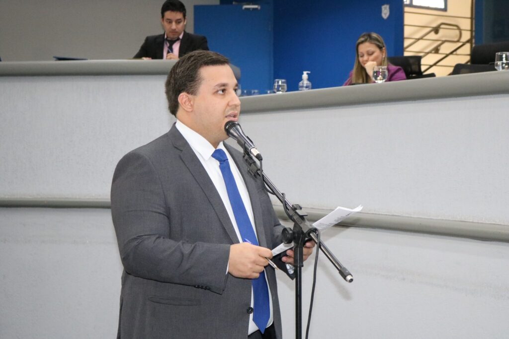 William Maksoud encaminha pedidos de moradores e solicita patrolamento e encascalhamento nos bairros