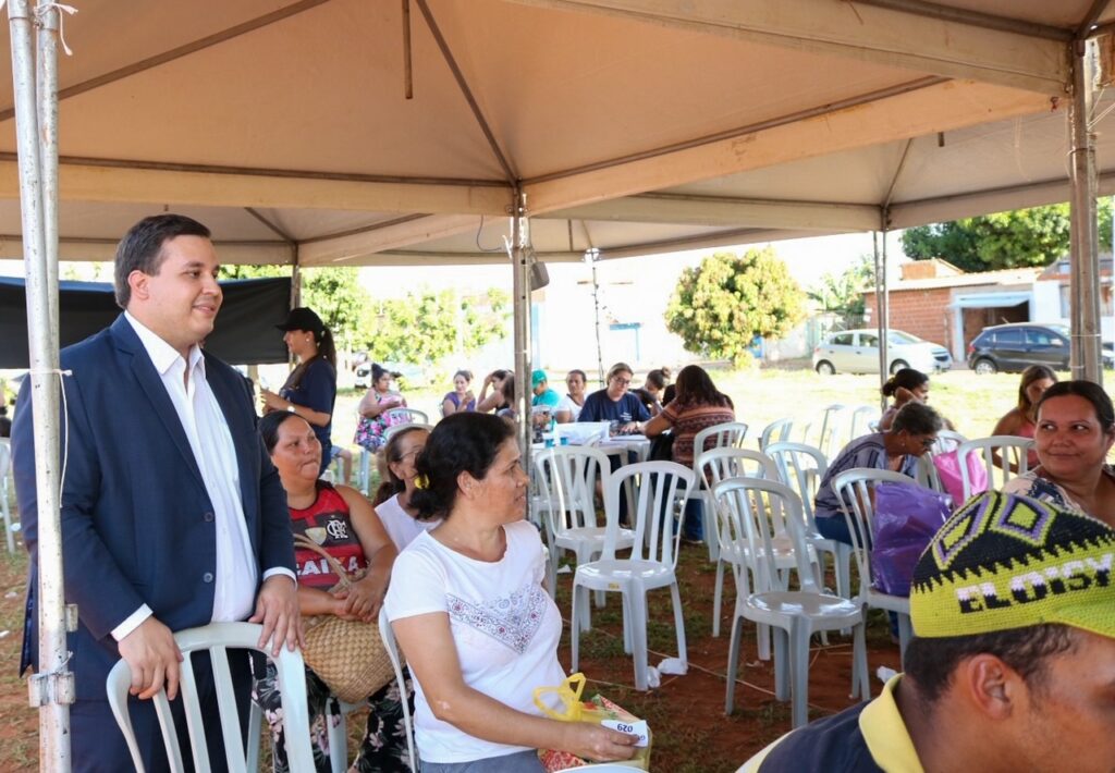 William Maksoud fecha a semana com ação social no Portal Caiobá II
