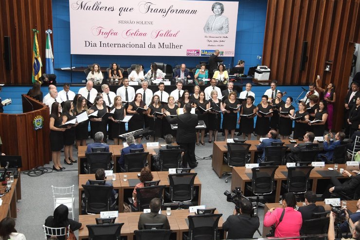 <b>Mês da Mulher:</b> Empoderamento feminino e respeito marcam solenidade