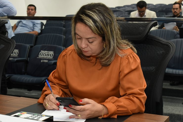 <b>Mês da Mulher</b>: Projeto inclui vítimas de violência doméstica na CNH Social