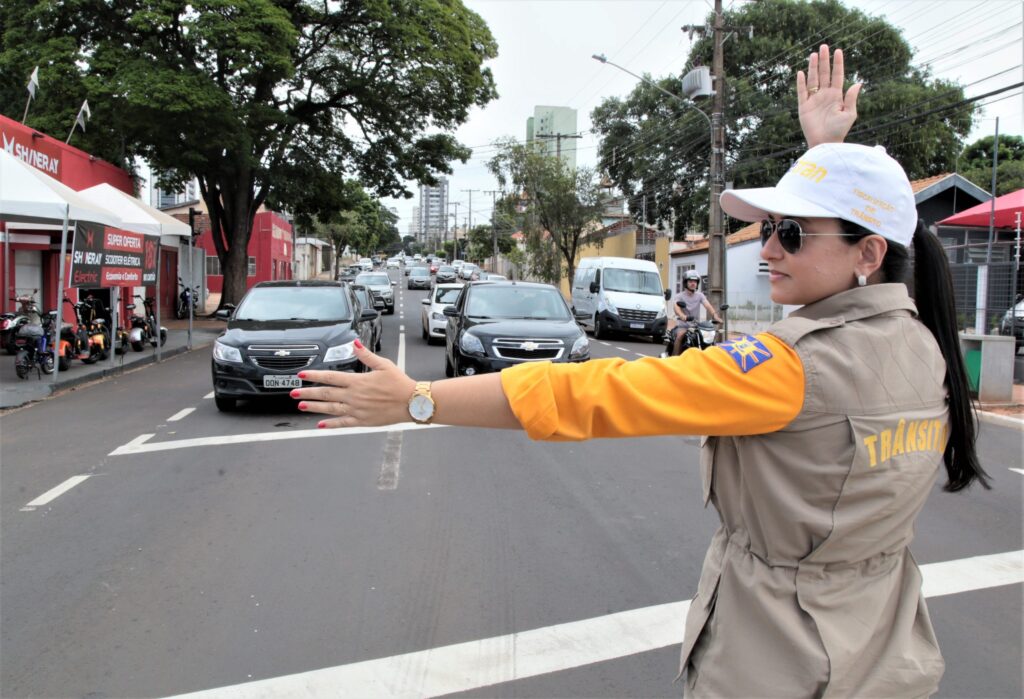 Agetran alerta sobre desvios na região da Fernando Corrêa com a José Antônio