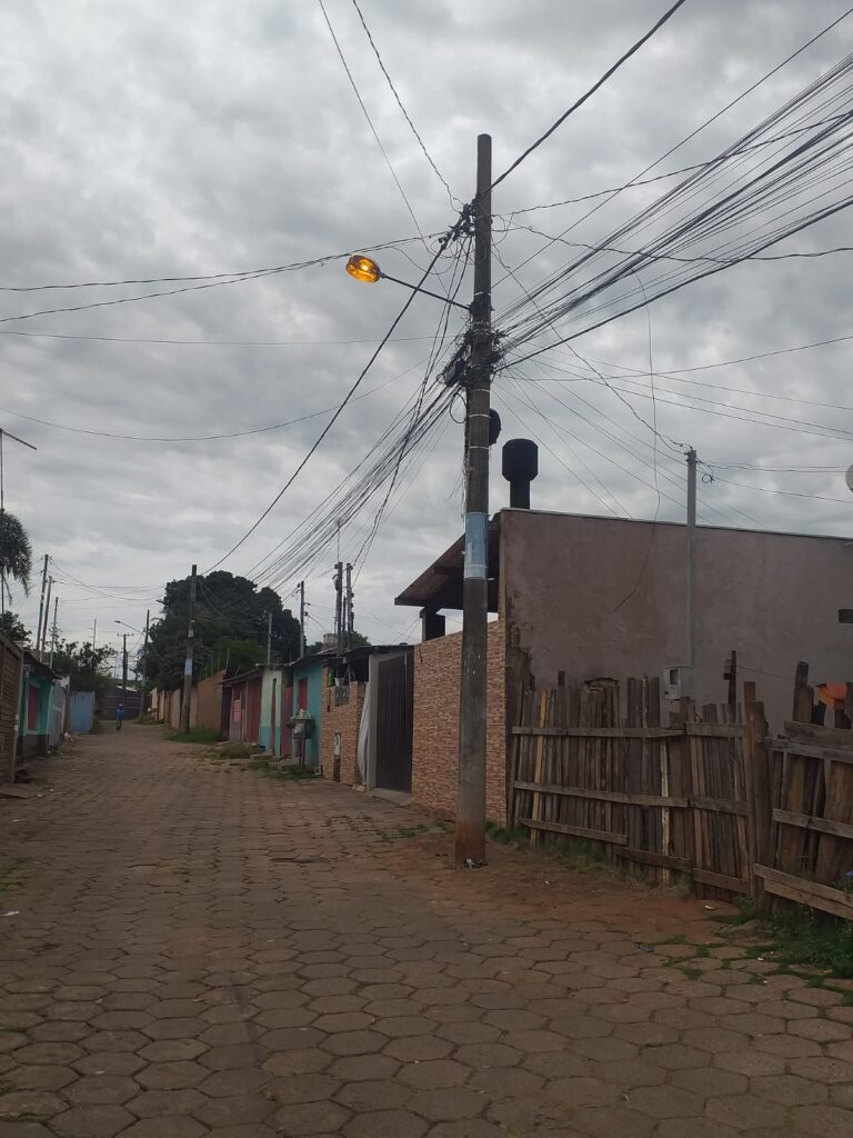 Betinho pede troca de 14 luminárias por lâmpadas de LED no Campo Verde