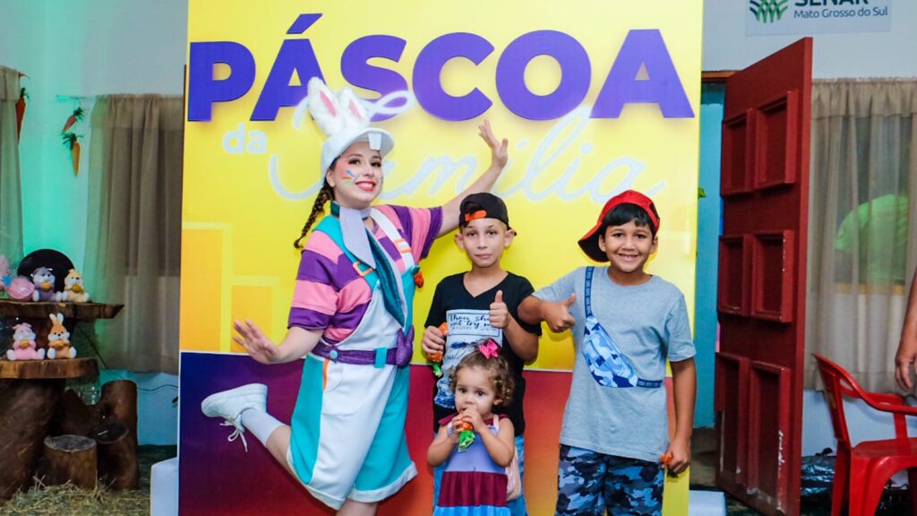 Cidade da Páscoa abre as portas do segundo dia com oficina de ovos, Toca do Coelho e a famosa parada
