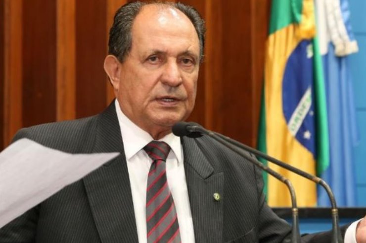 Deputado Zé Teixeira solicita nomeação de merendeira para atender Escola, em Dourados