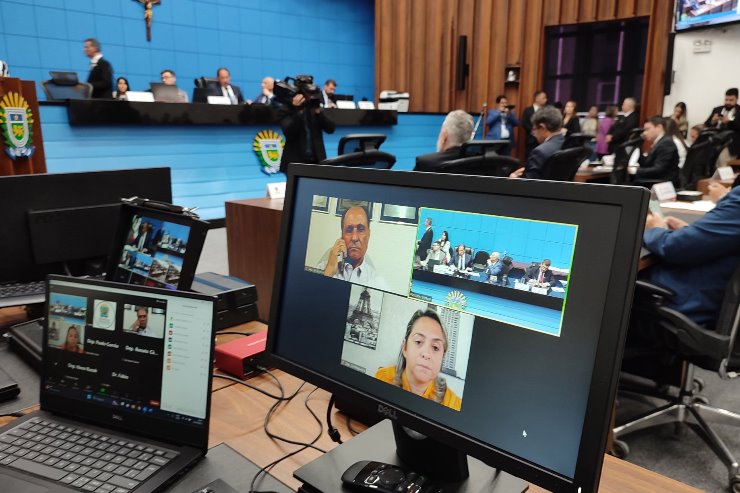 Deputados devem votar quatro projetos na sessão plenária desta terça-feira