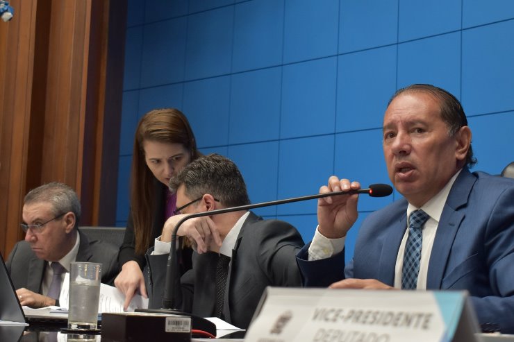 Gerson Claro pede recapeamento da MS-384,  trecho de 62 km  entre Bela Vista e Caracol