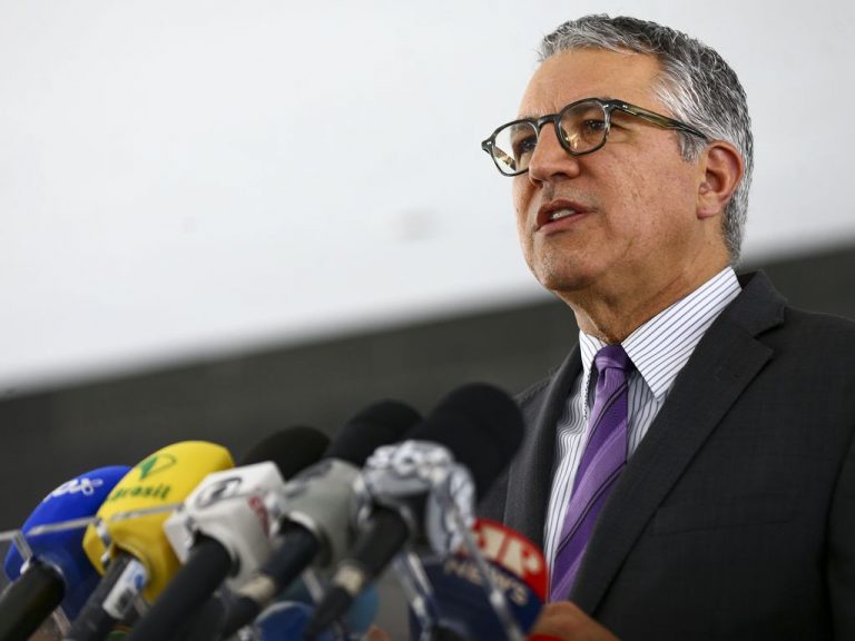 O ministro da Secretaria de Relações Institucionais, Alexandre Padilha, durante entrevista coletiva no Palácio do Planalto