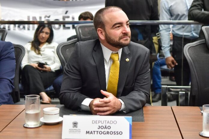 João Mattogrosso pede manutenção da MS-162 e assina PL que altera Cadastro de Pedófilos